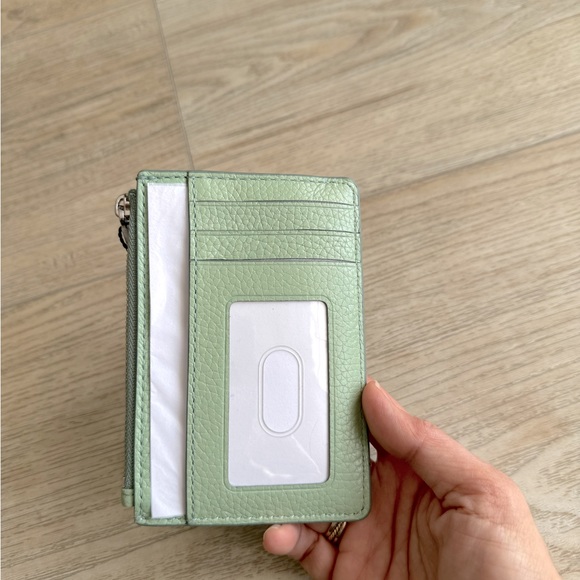 Marc Jacobs leather Mint Wallet - NWT - Picture 2 of 3